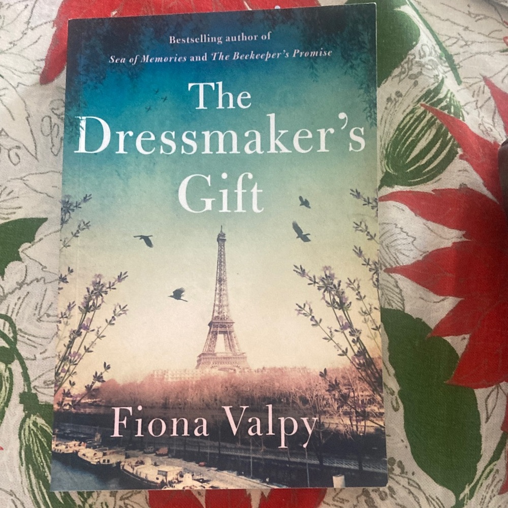 The Dressmakers Gift by Fiona Valpy